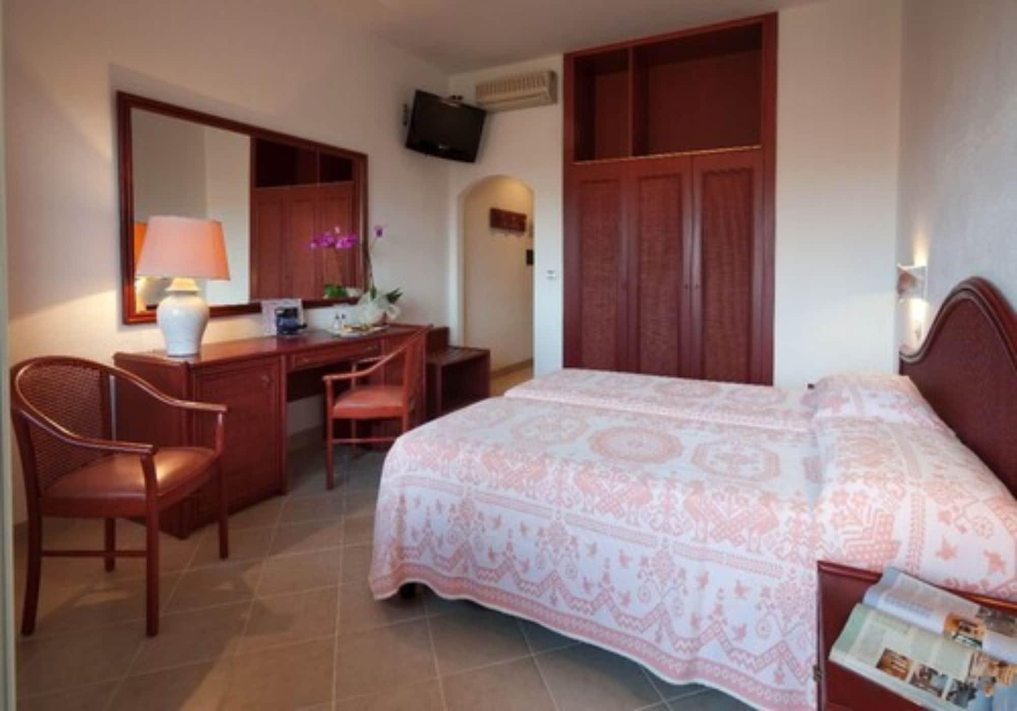 Hotel Gabbiano Azzurro & 4*